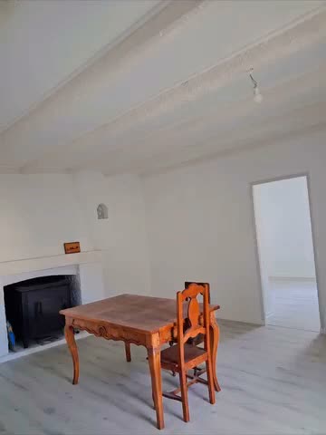 Maison rénovée pièce par pièce, avant et après : cuisine, escalier, palier, WC et salle à manger.